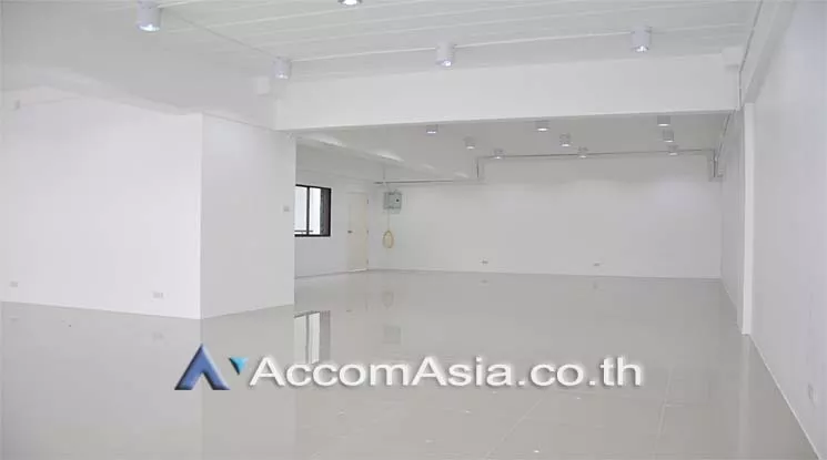 4  Office Space For Rent in Sukhumvit ,Bangkok BTS Phra khanong at Park Avenue AA14001